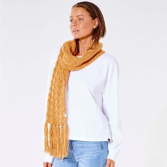 🔆RIP CURL🔆 SURF GYPSY POM POM BEANIE SURF GYPSY SCARF SET - Picture 2 of 12